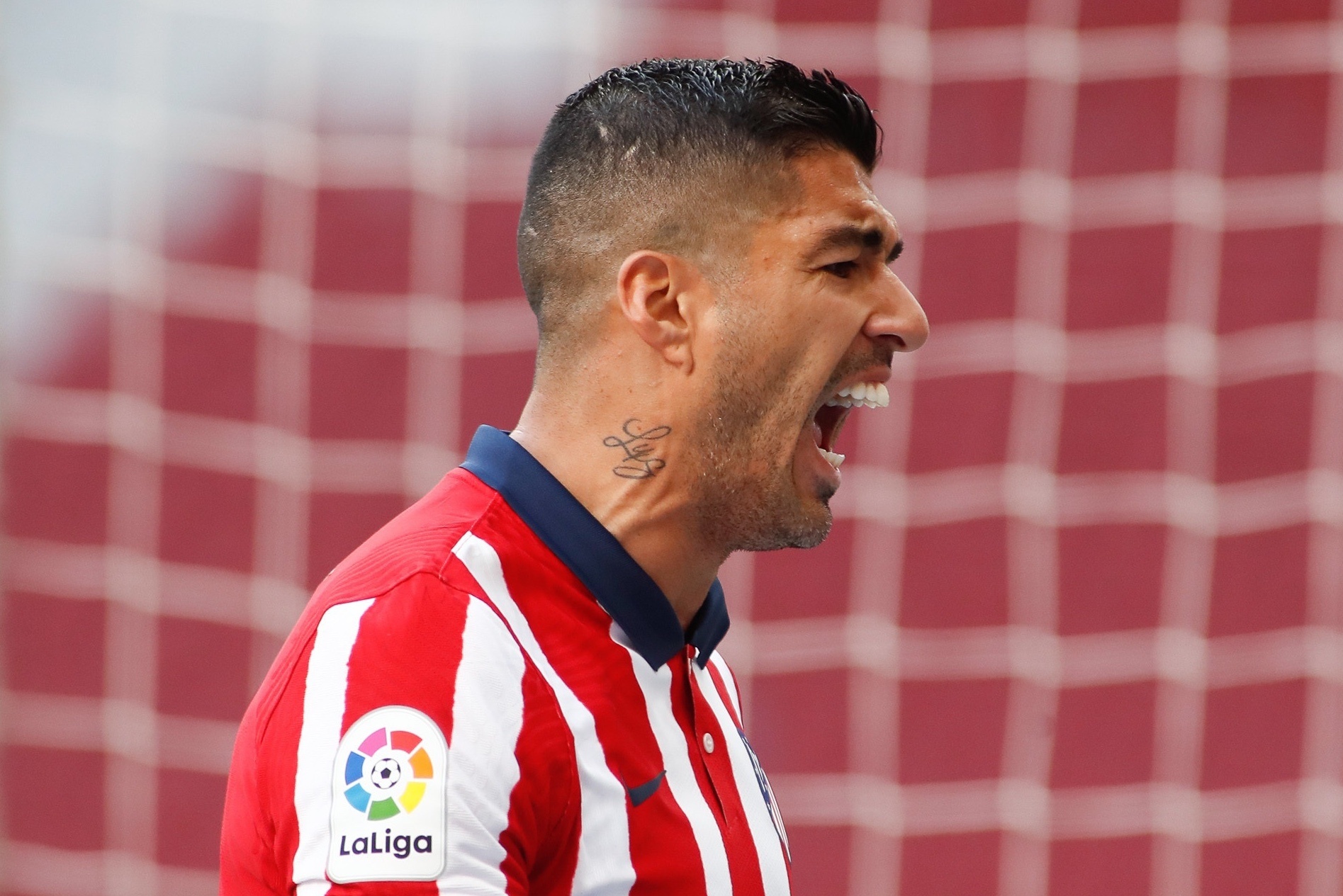 Cho Suarez dinh doat ngoi vuong La Liga hinh anh