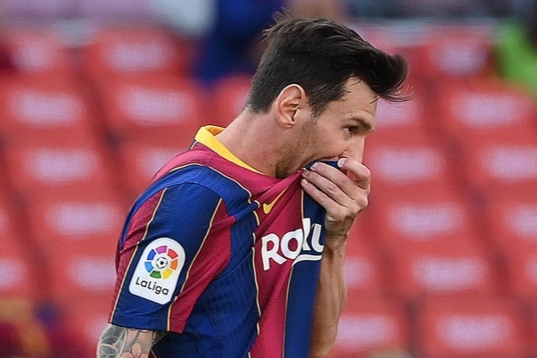 Chi 3 cau thu Barca nen duoc giu lai hinh anh