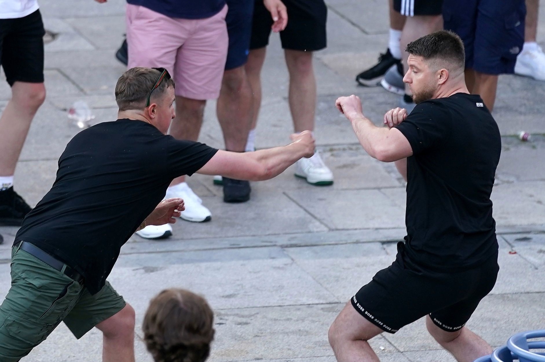 CDV Man City va Chelsea dam nhau truoc chung ket Champions League hinh anh