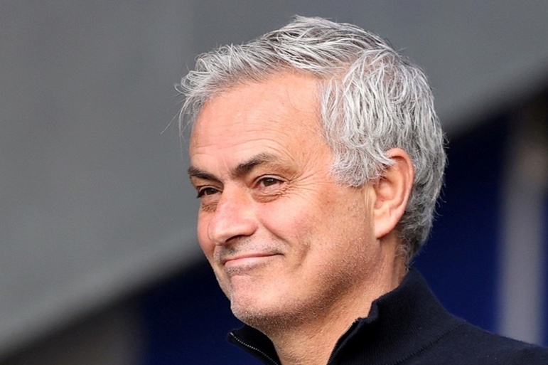 Mourinho tu choi tro lai Real hinh anh