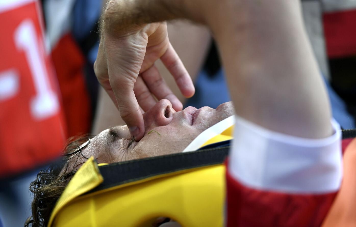 Hau ve Nga roi san tren cang hinh anh