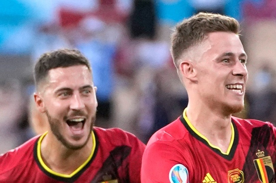 Xac dinh 2 tran tu ket dau tien cua Euro 2020 hinh anh