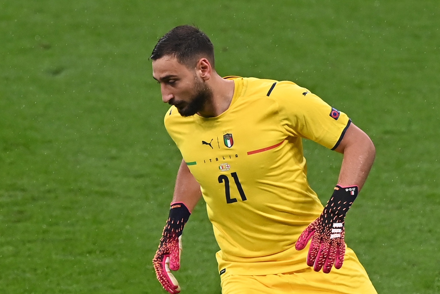 Donnarumma duoc bau chon la cau thu hay nhat Euro 2020 hinh anh
