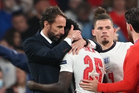 Su that dang sau cu da luan luu cua Saka hinh anh