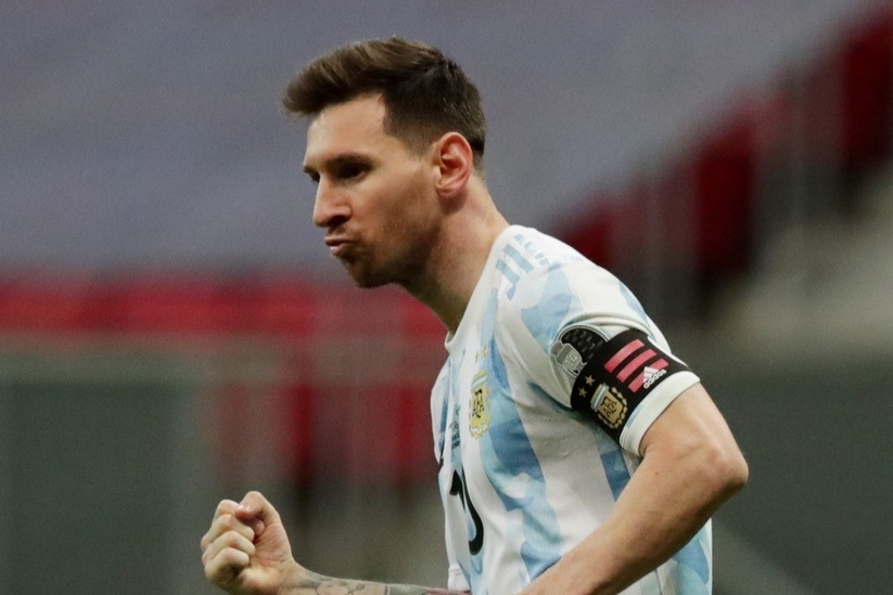 Kempes: 'Messi khong gioi hon Maradona' hinh anh