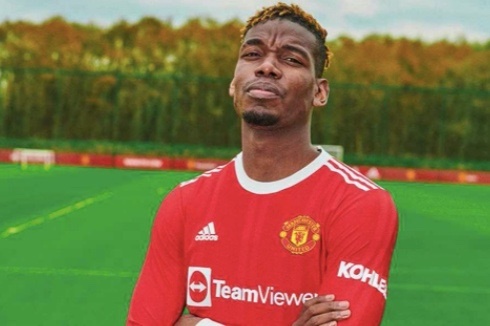 Man Utd cong bo ao dau san nha mua 2021/22 hinh anh