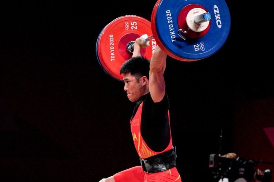 Vi sao do cu Trung Quoc dung mot chan khi nang ta? hinh anh