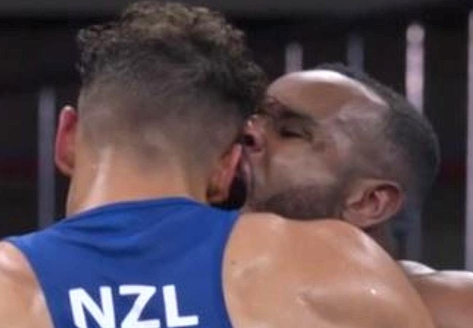 Vo si boxing can tai doi thu o Olympic hinh anh