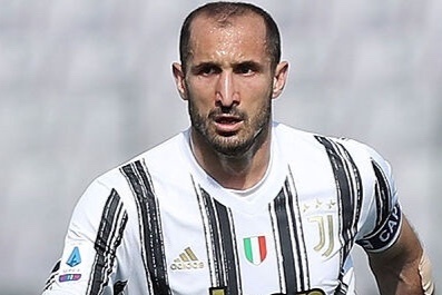 Doi truong tuyen Italy thoat canh that nghiep hinh anh