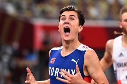 VDV 20 tuoi pha ky luc Olympic o duong chay 1.500 m hinh anh