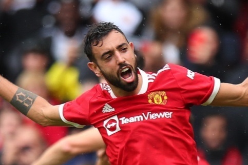 Fernandes trung phat Leeds nhu the nao? hinh anh