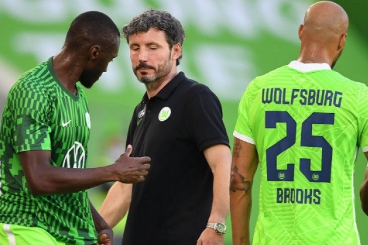 Wolfsburg bi loai khoi cup Quoc gia Duc do dung cau thu sai luat hinh anh