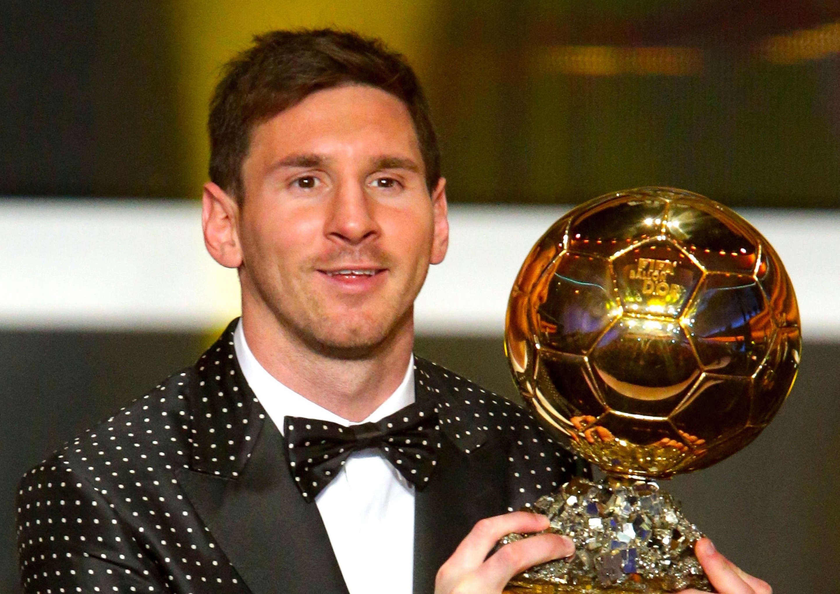 Mat de cu UEFA co khien Messi hep co hoi doat QBV? hinh anh