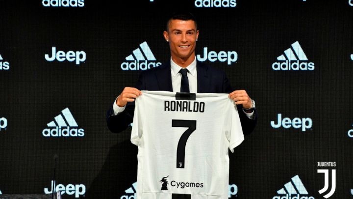 Cristiano Ronaldo anh 1