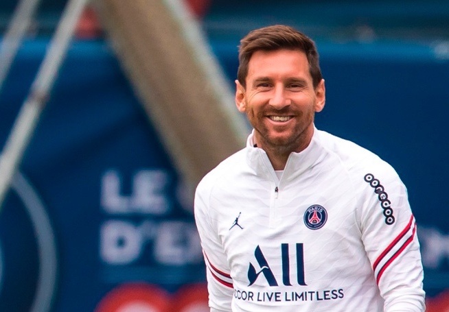 Messi ben canh Icardi trong phong thay do PSG hinh anh