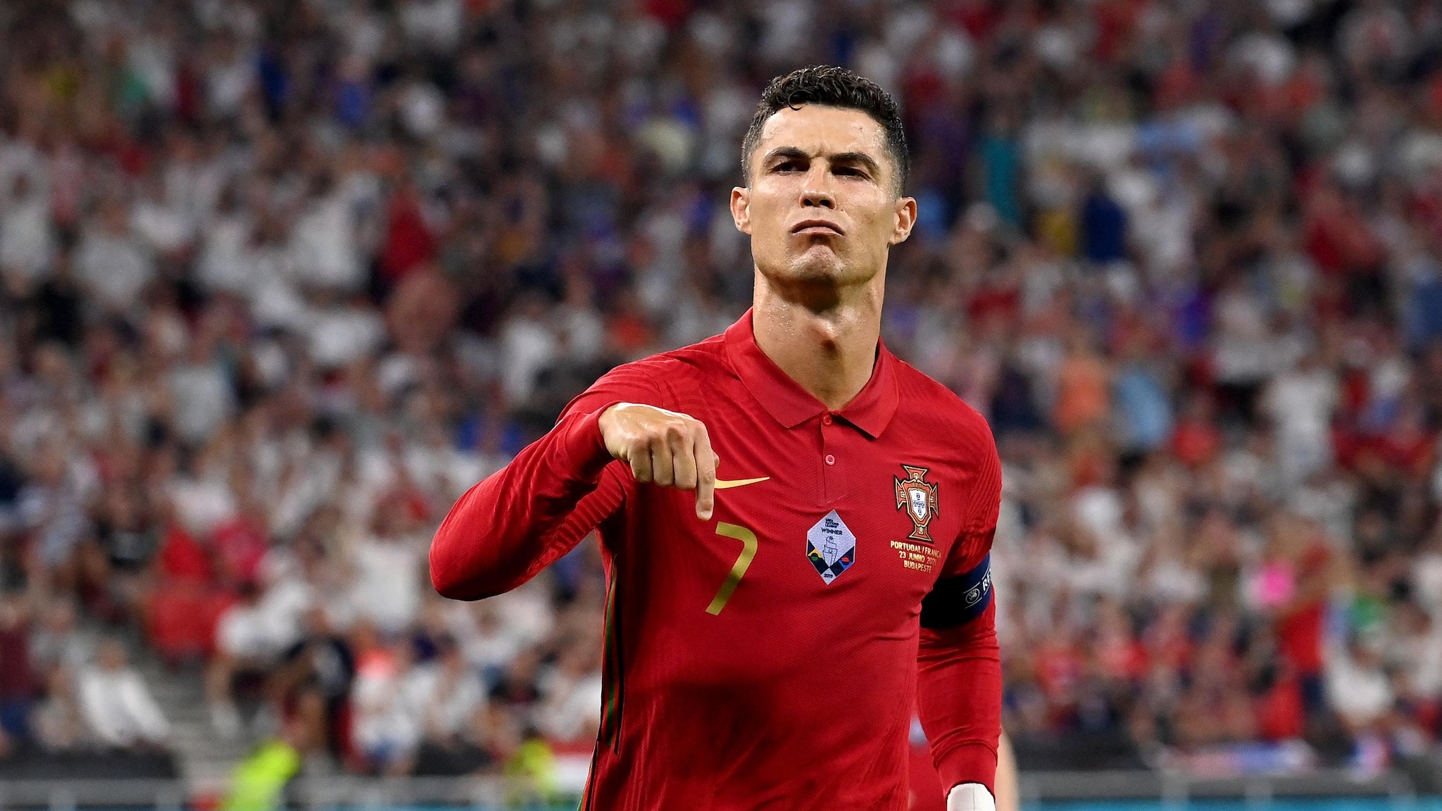 Cristiano Ronaldo anh 1