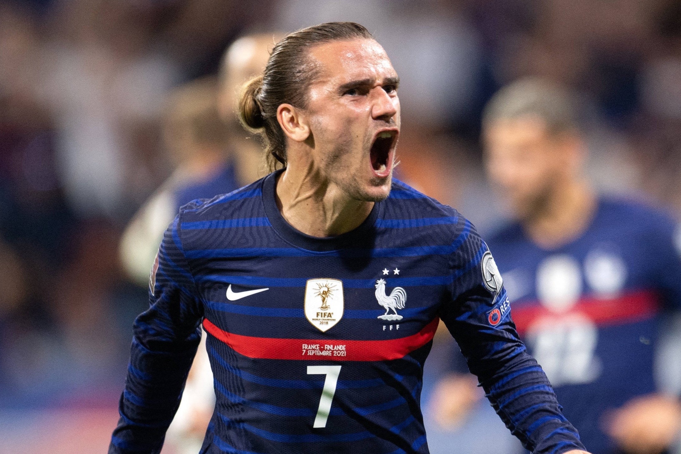 Griezmann giup tuyen Phap gianh tran thang 2-0 hinh anh