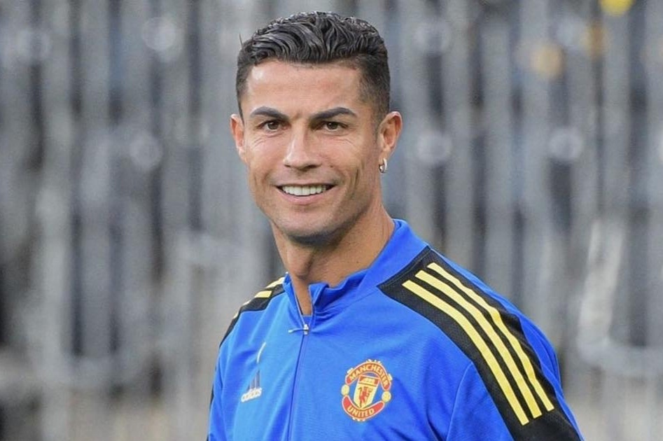 Ronaldo pho dien ky thuat truoc tran mo man Champions League hinh anh