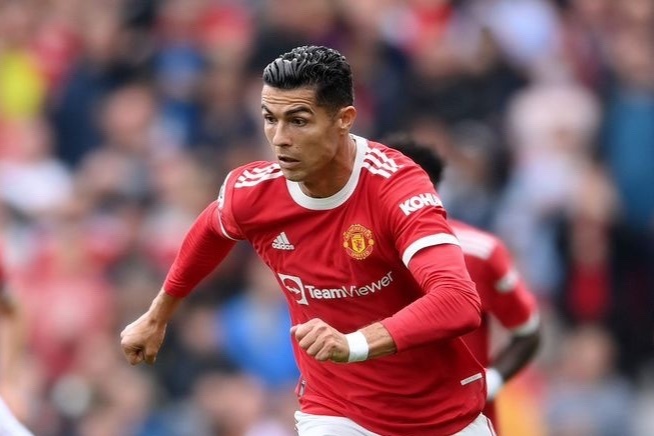 Ronaldo khong sut 11 m va ap luc danh cho Fernandes hinh anh