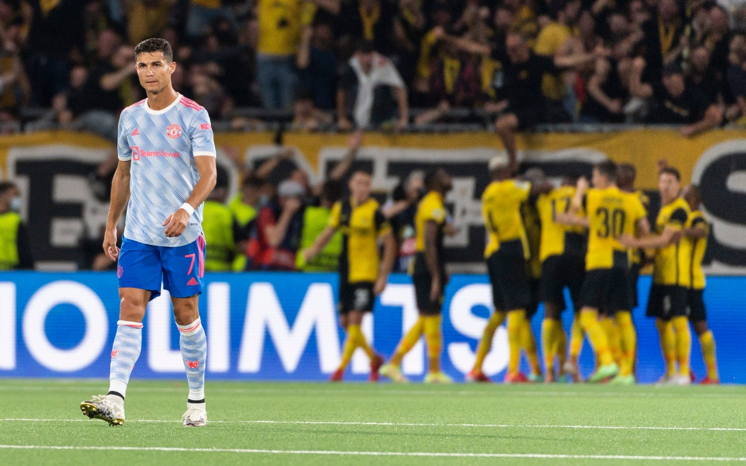 Ronaldo ket thuc tuan trang mat o MU anh 2