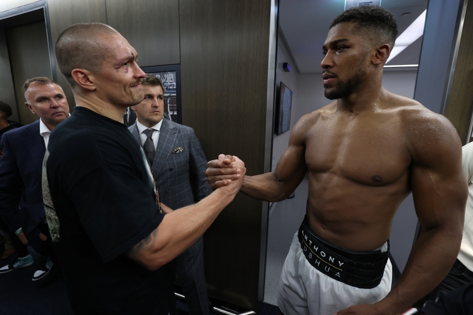 Anthony Joshua bat tay Oleksandr Usyk anh 1
