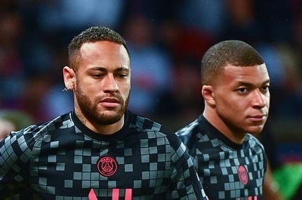 Mbappe trach Neymar khong chuyen bong hinh anh
