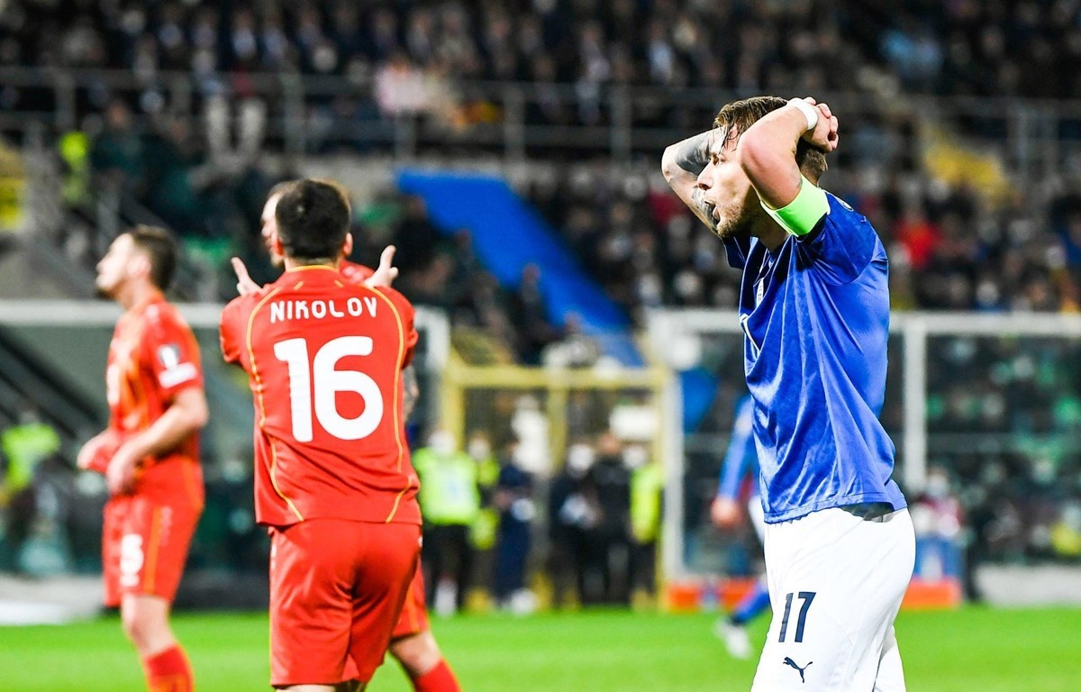 Tia sang cho bong da Italy anh 2