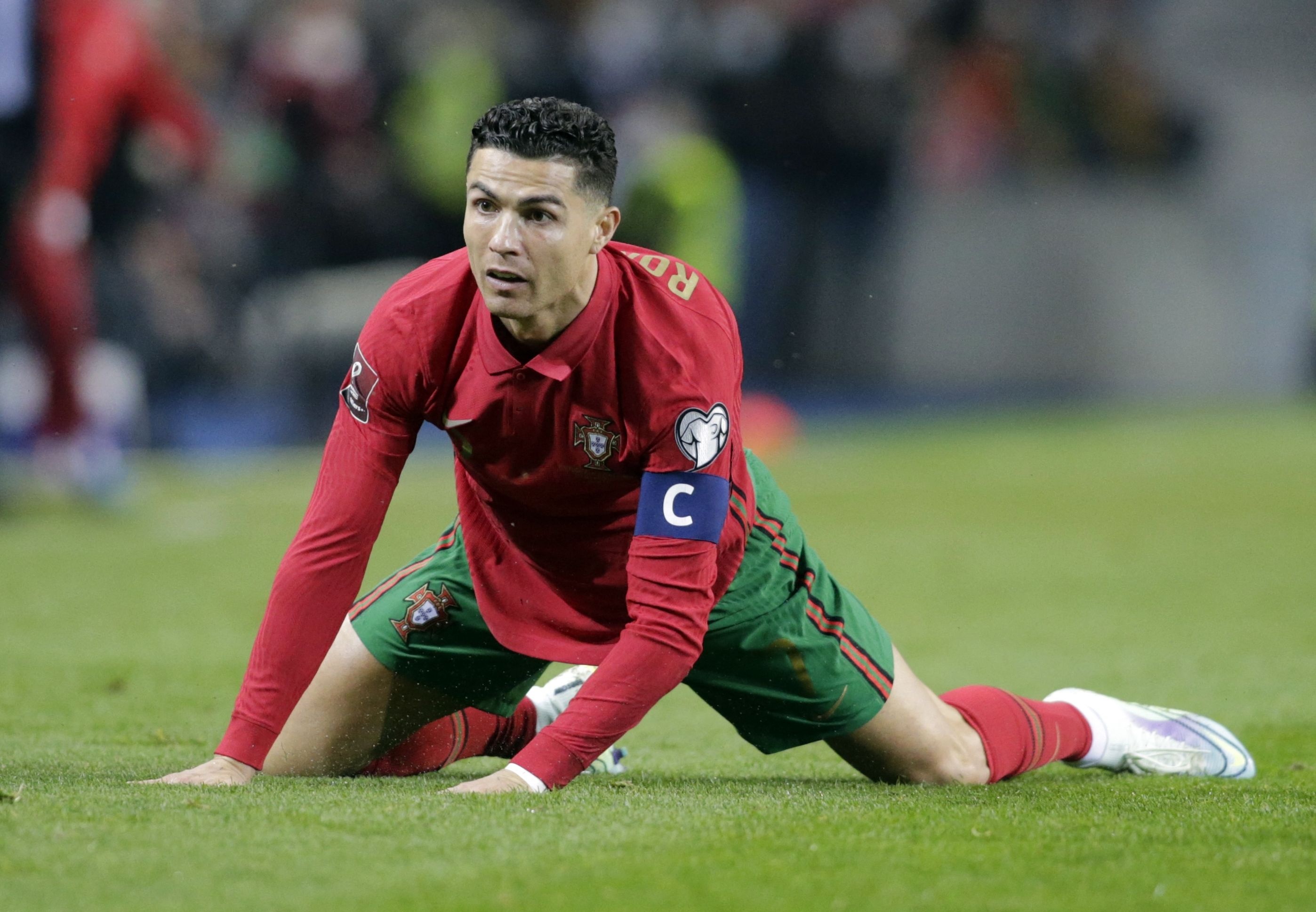 Ronaldo khong dang bi chi trich hinh anh