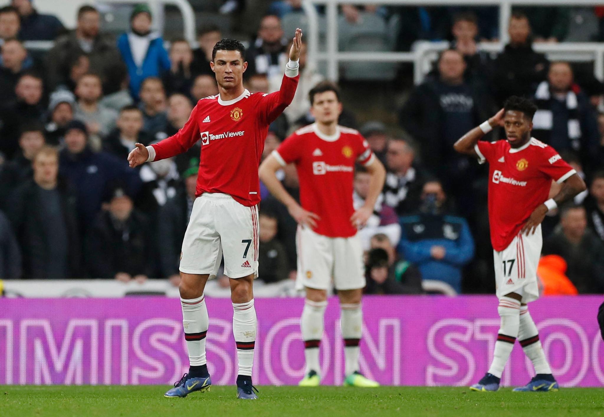 Phi moi gioi cau thu Premier League anh 3