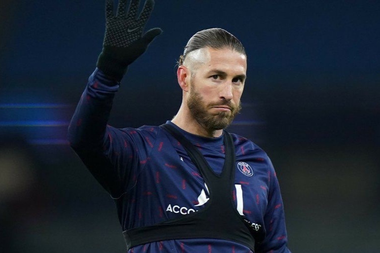 Sergio Ramos bi co dong vien PSG la o hinh anh