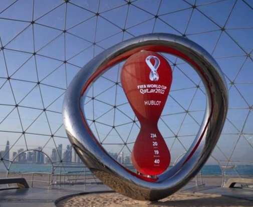 FIFA len tieng truoc tin keo dai tran dau len 100 phut hinh anh