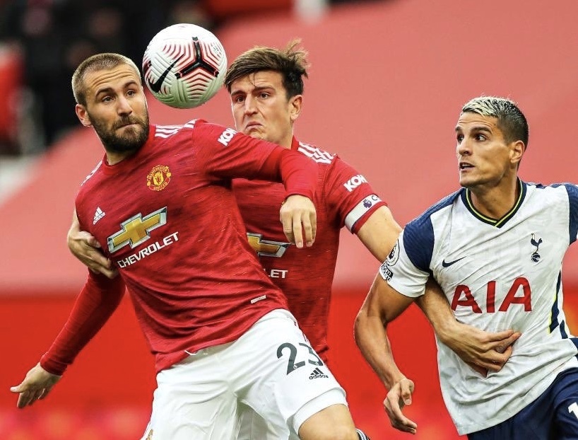 Nhung lan Maguire khien MU tra gia anh 8