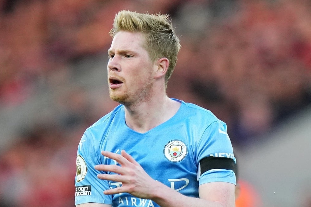 De Bruyne thach thuc Benzema o cuoc dua Qua bong vang hinh anh