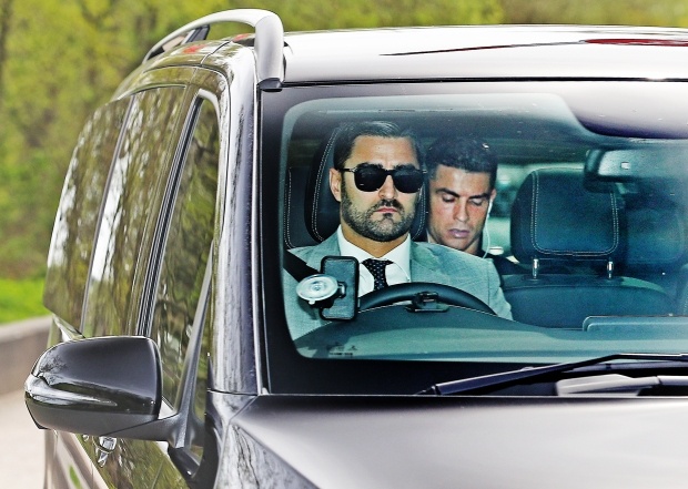 Ronaldo,  lo dien,  mat con anh 1