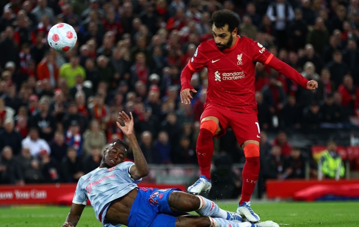 Man United lap ky luc ve ban thua truoc Liverpool hinh anh