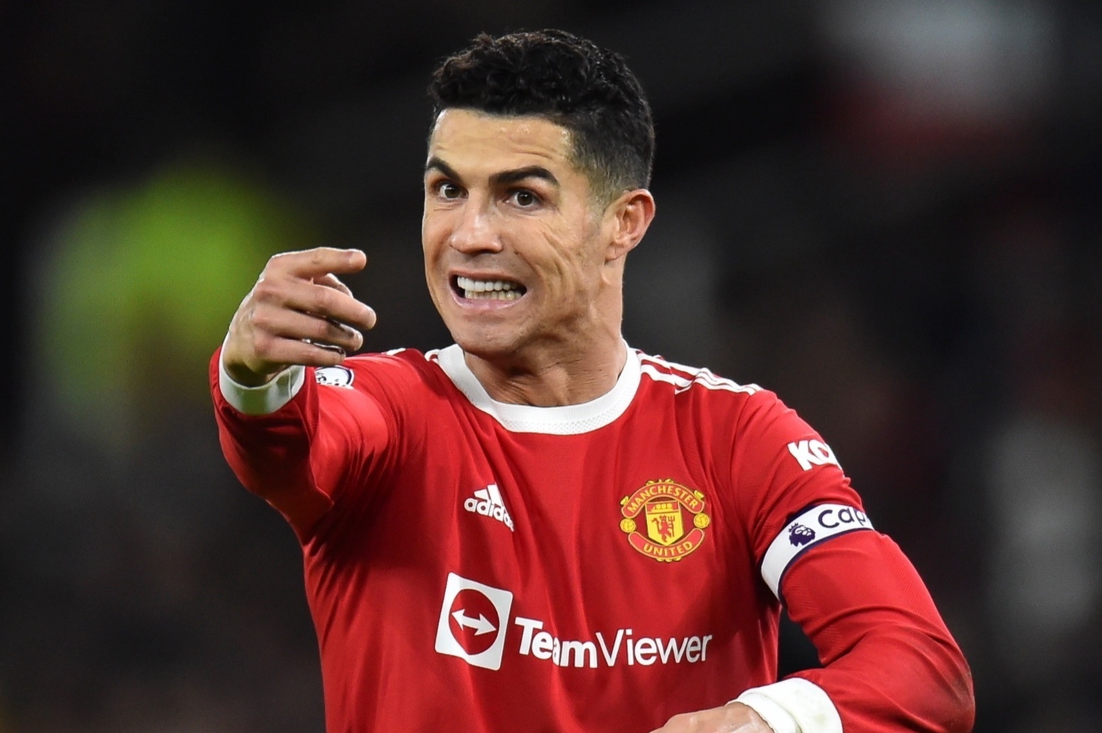 Ronaldo niu keo hoang hon o Man United hinh anh