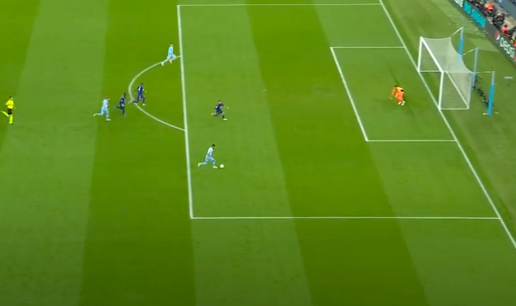 Vi sao Man City 3 lan danh roi loi the truoc Real? anh 1