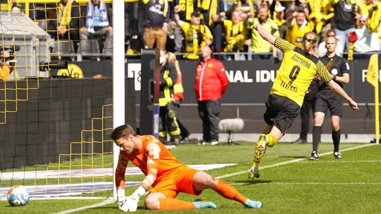 Haaland lap hat-trick trong ngay Dortmund that bai anh 7