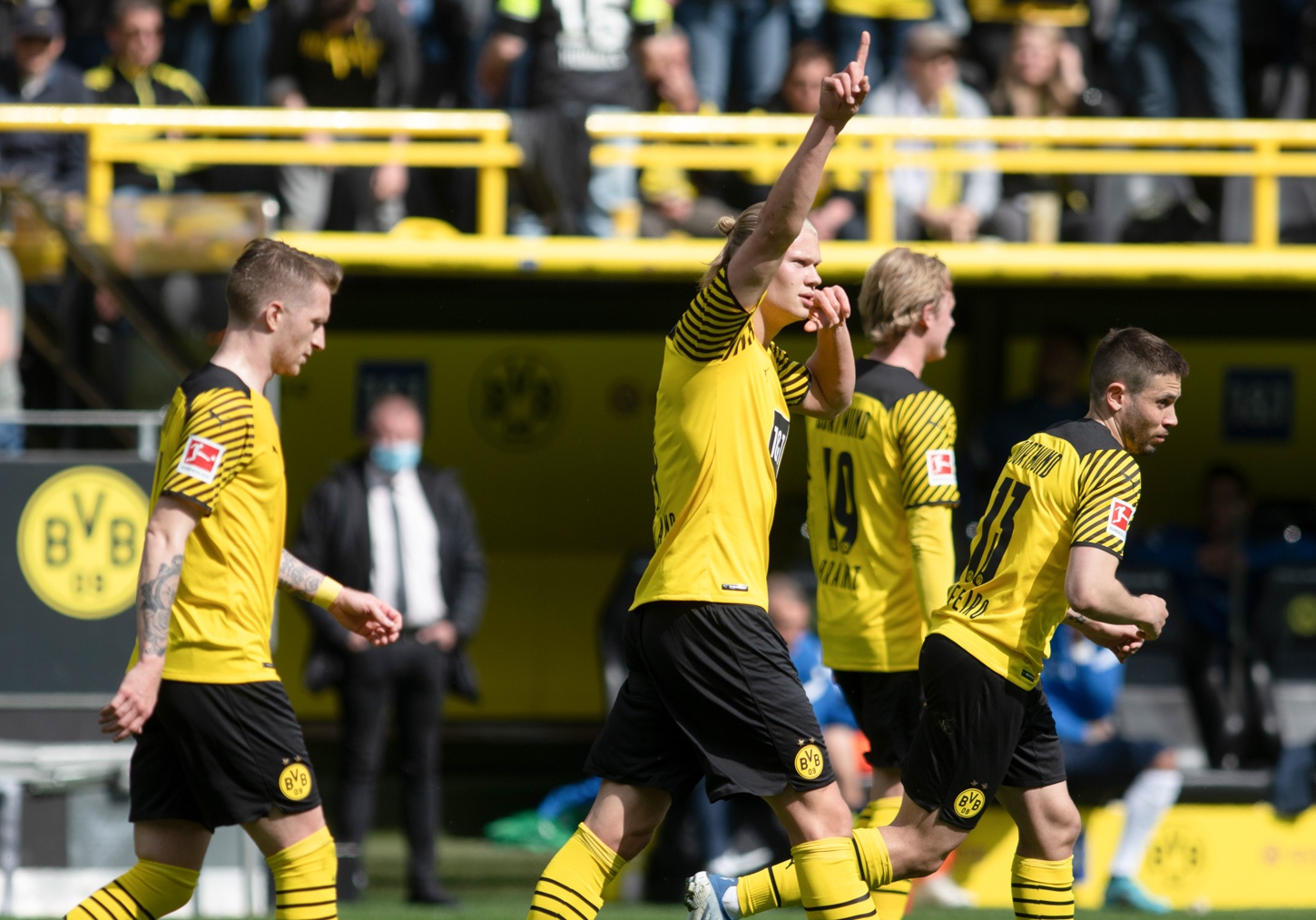 Haaland lap hat-trick trong ngay Dortmund that bai anh 2