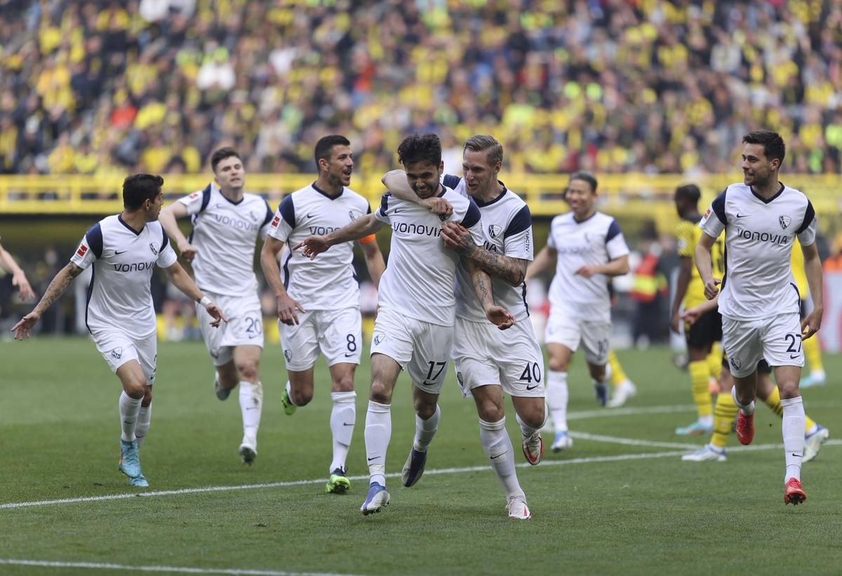 Haaland lap hat-trick trong ngay Dortmund that bai anh 4