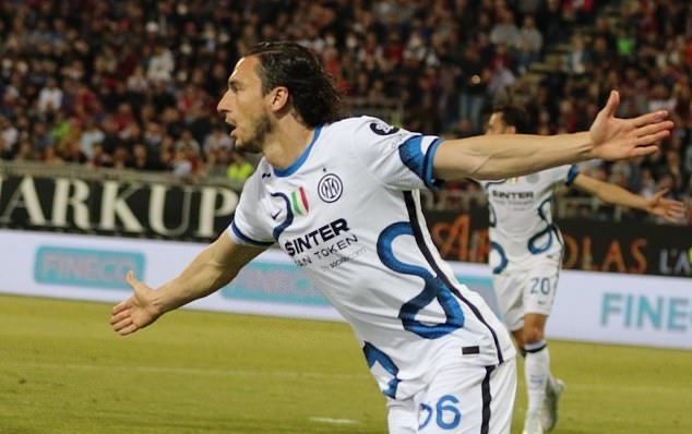 Milan duy tri cach biet 2 diem voi Inter trong cuoc dua vo dich anh 6