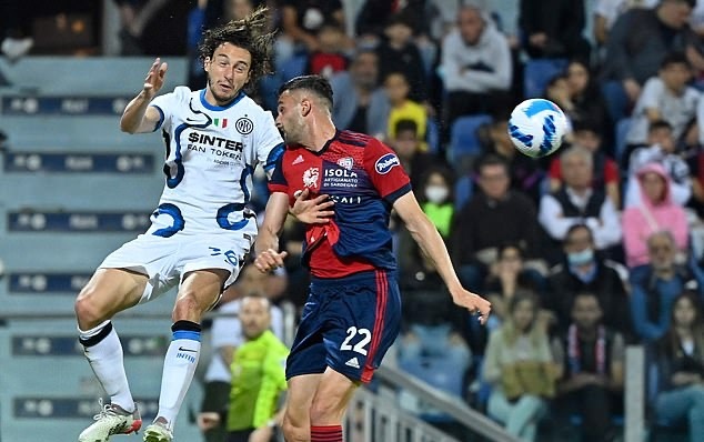 Milan duy tri cach biet 2 diem voi Inter trong cuoc dua vo dich anh 5