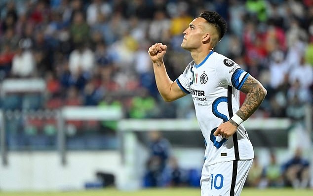 Milan duy tri cach biet 2 diem voi Inter trong cuoc dua vo dich anh 8