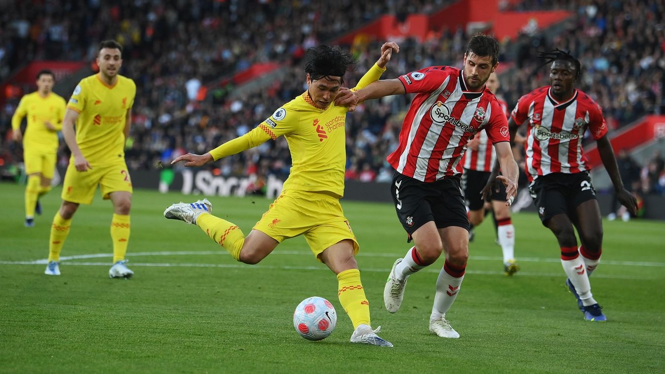 Klopp can giai thoat cho Minamino anh 1