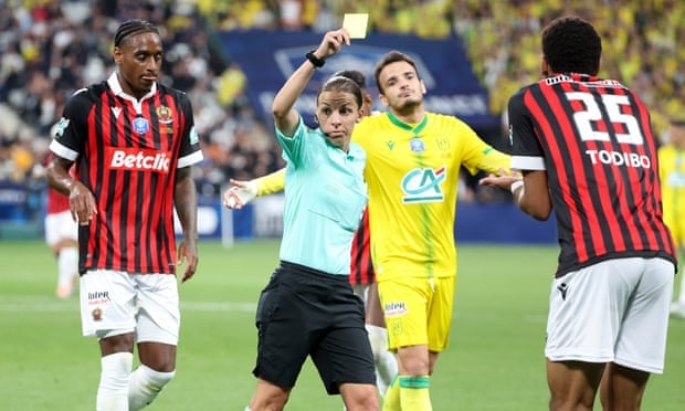 Nu trong tai lan dau xuat hien tai World Cup 2022 anh 1