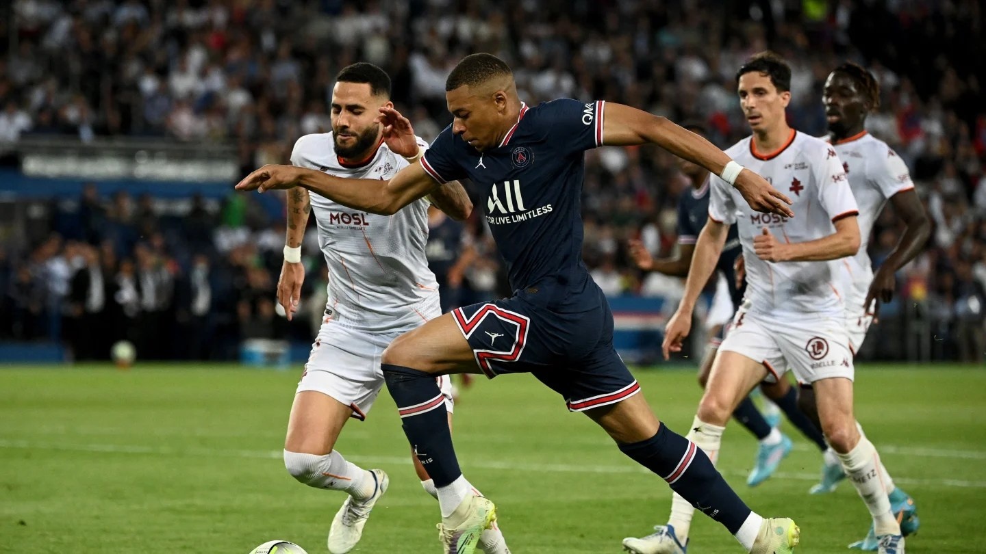 Mbappe ghi hat-trick trong ngay o lai PSG anh 1