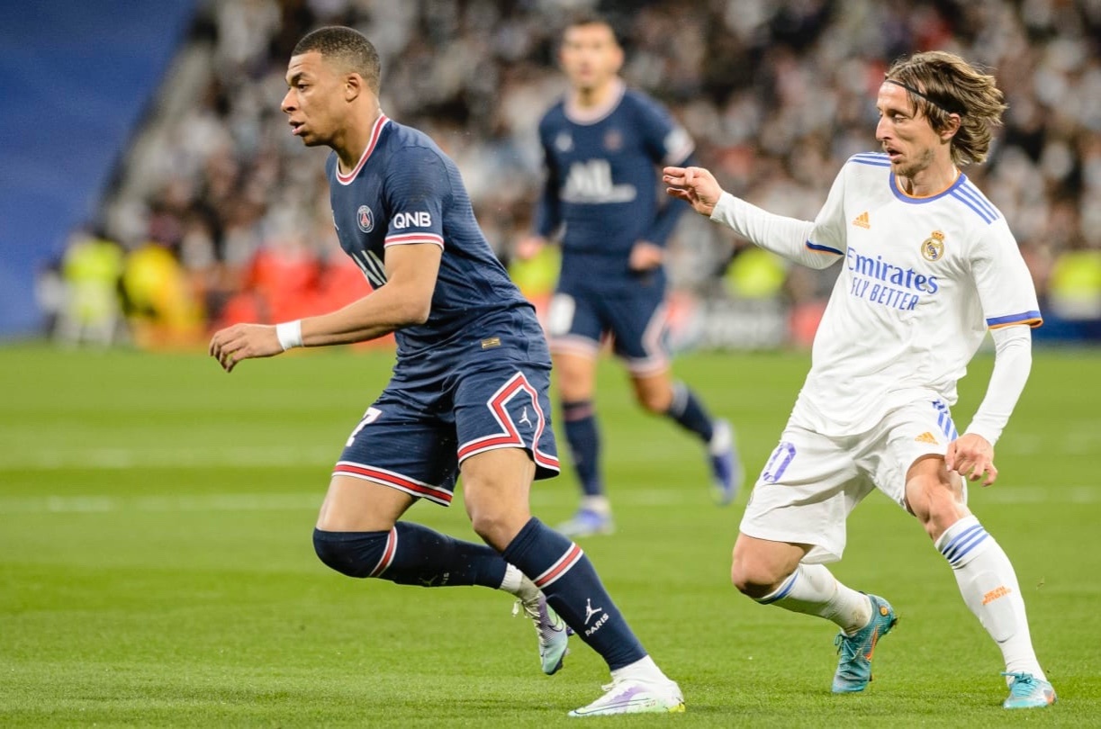 Modric: 'Toi chua ky voi Real nhung se khong nhu Mbappe' hinh anh