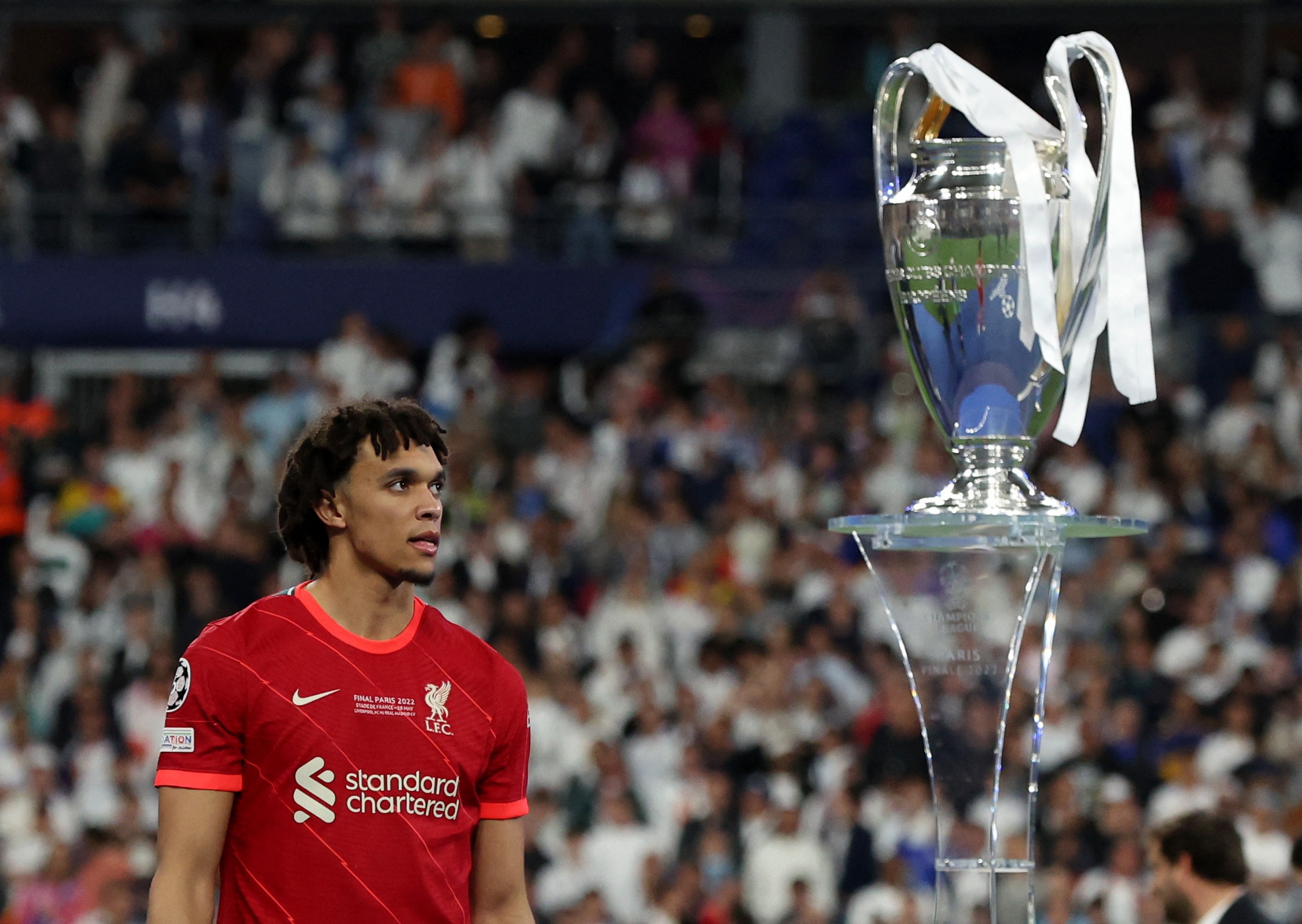 Arnold va rui ro trong cach choi cua Liverpool hinh anh