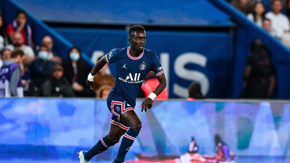 Mbappe muon PSG thanh trung 14 cau thu anh 8