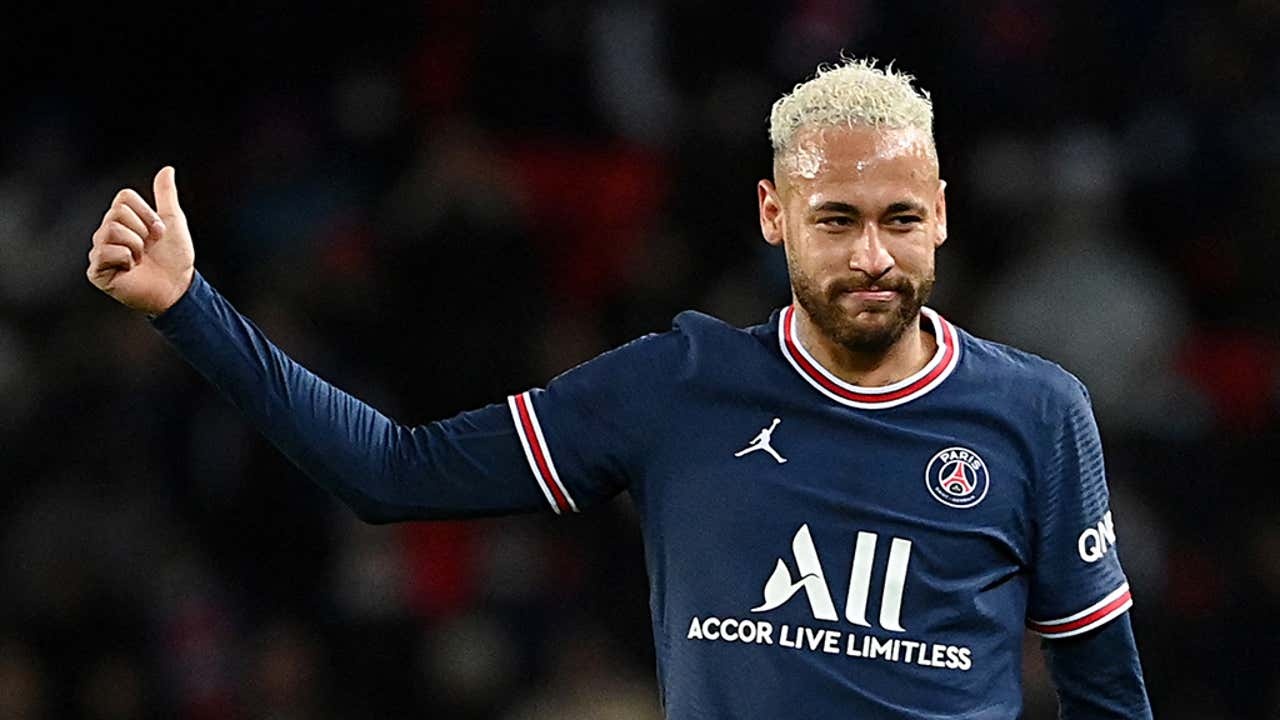 Mbappe muon PSG thanh trung 14 cau thu anh 4